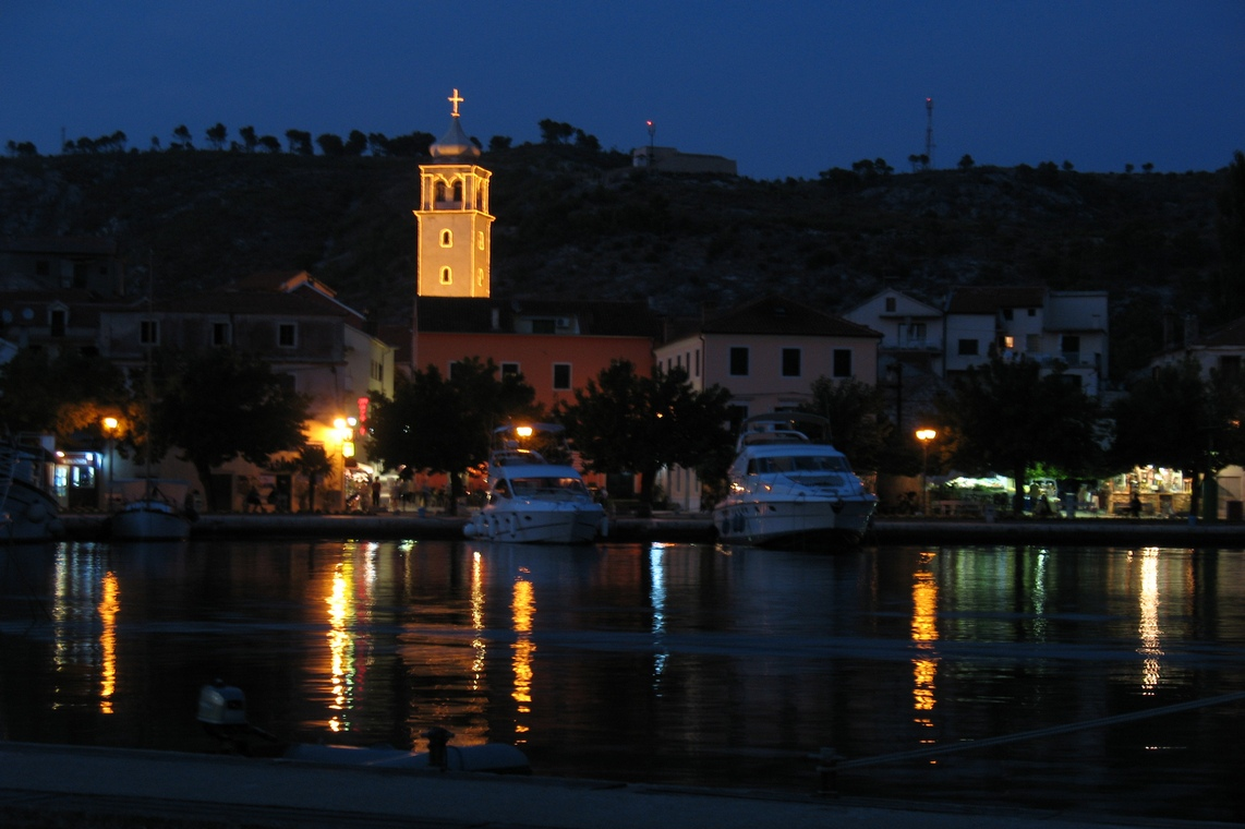 Skradin bei Nacht